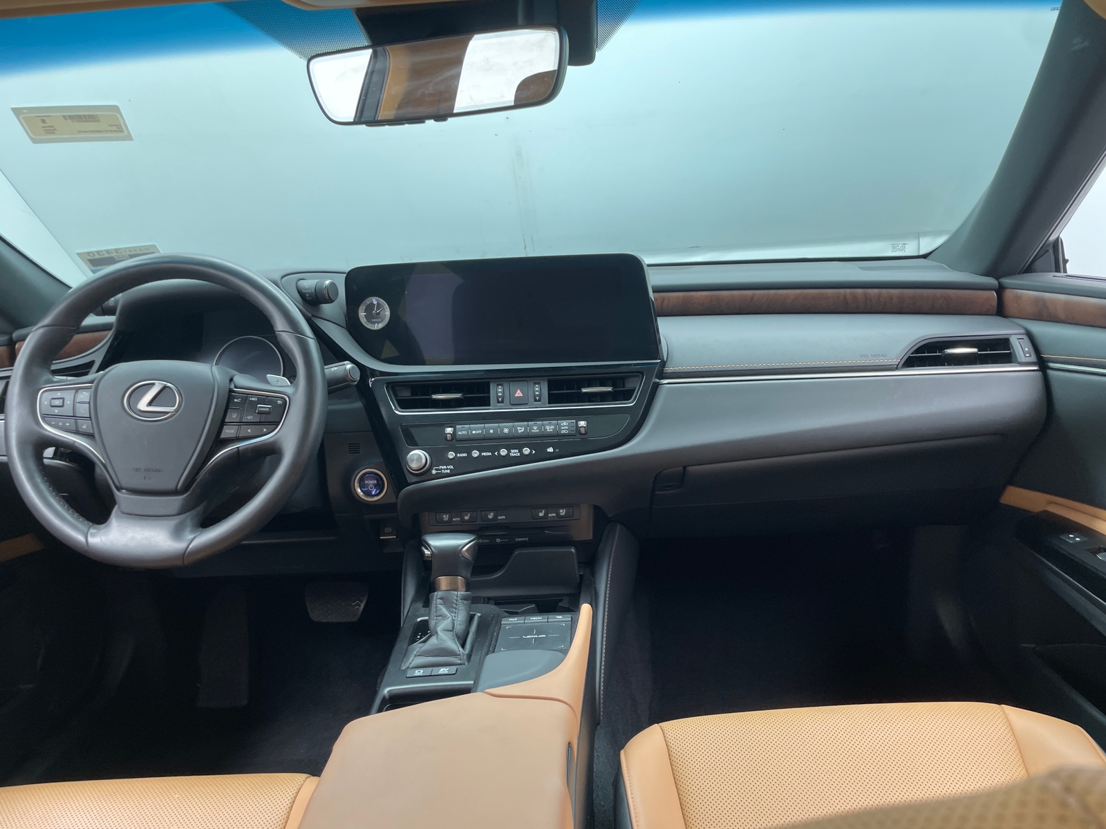 Thumbnail: 2022 Lexus ES - 2