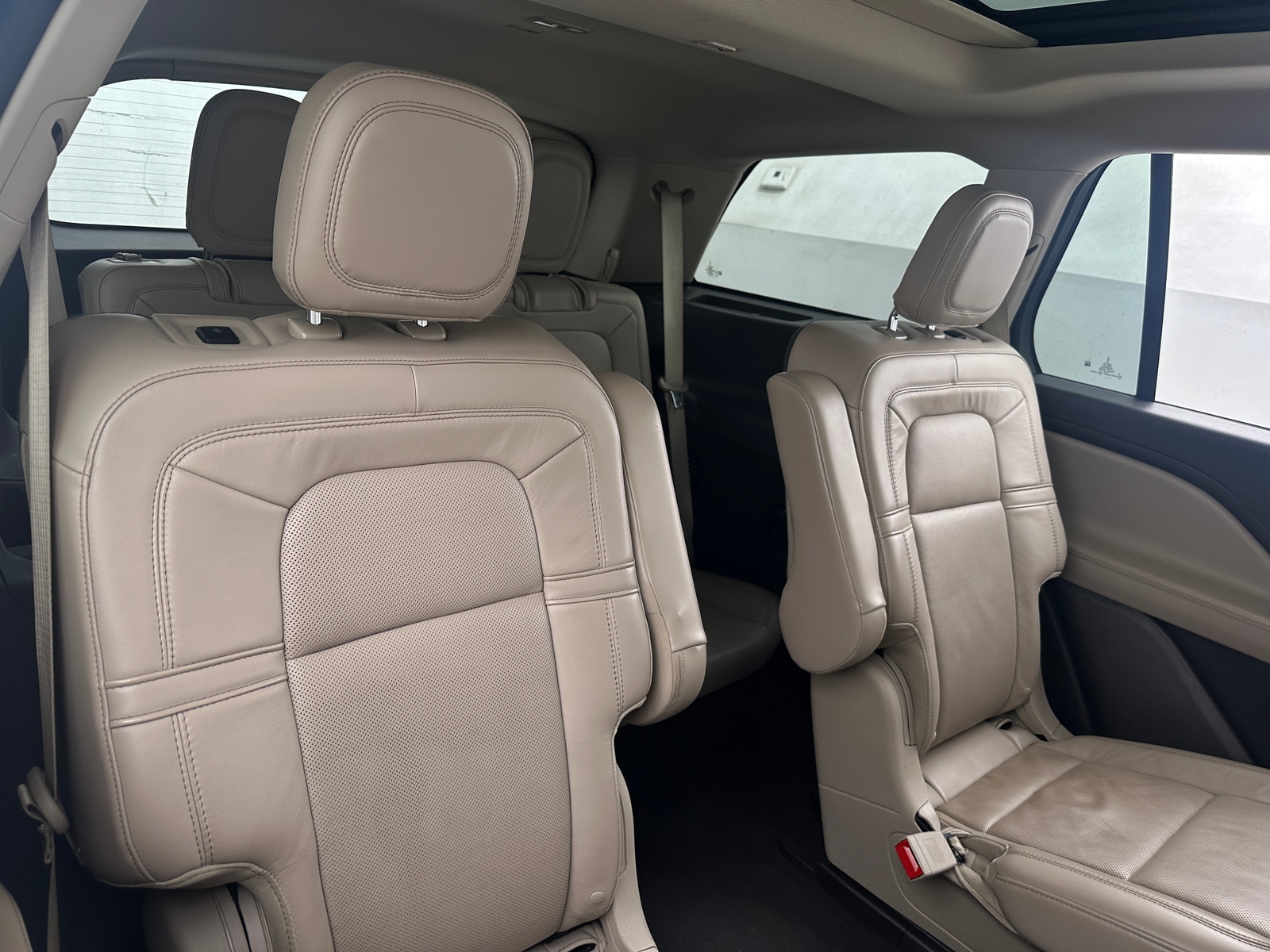 Thumbnail: 2021 Lincoln Aviator - 5
