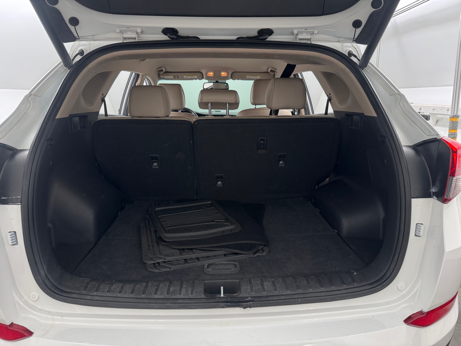 Thumbnail: 2017 Hyundai Tucson - 6