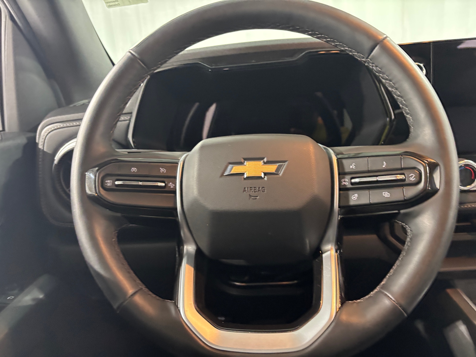 Thumbnail: 2026 Chevrolet Colorado - 4