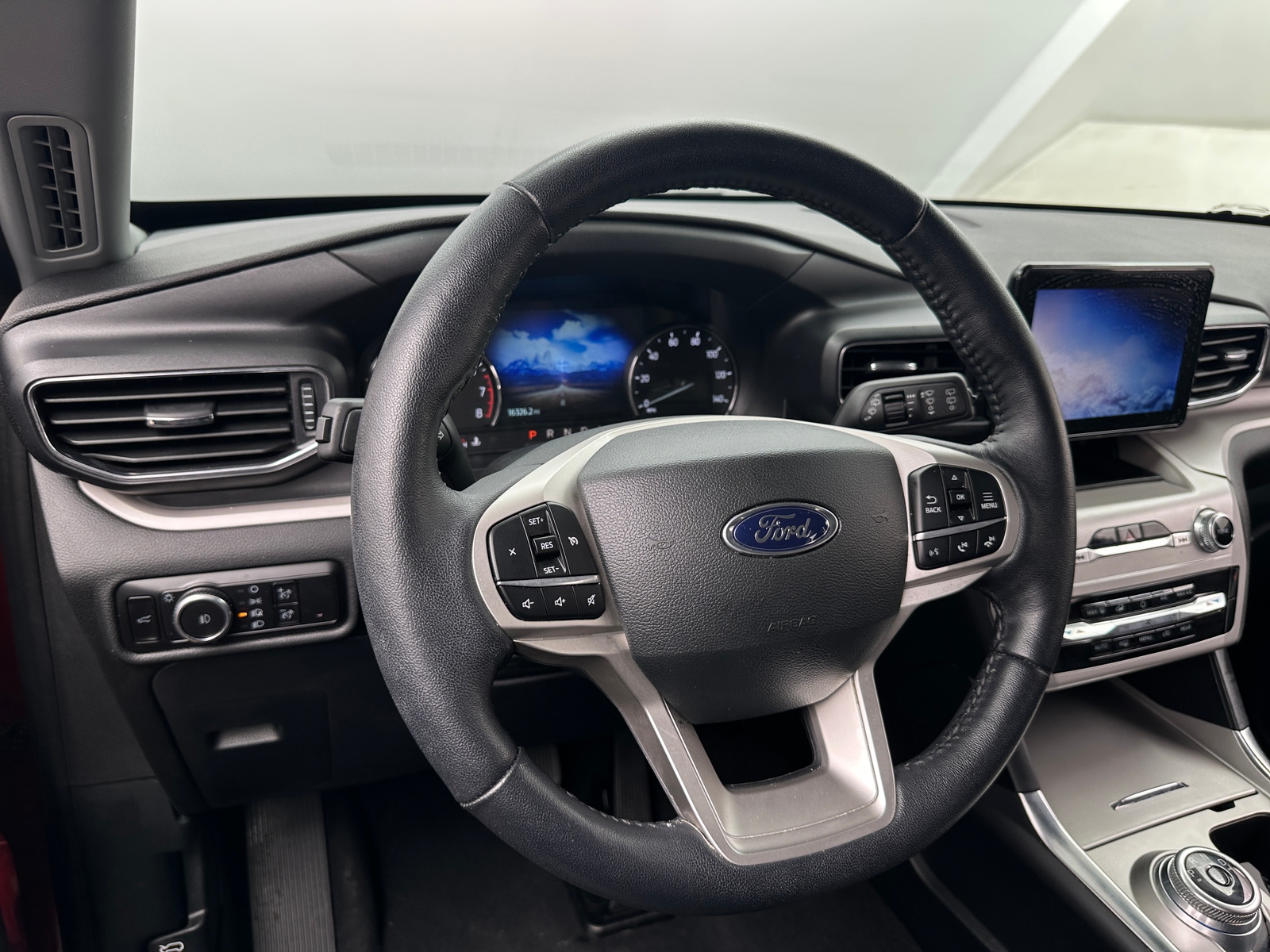 Thumbnail: 2023 Ford Explorer - 5