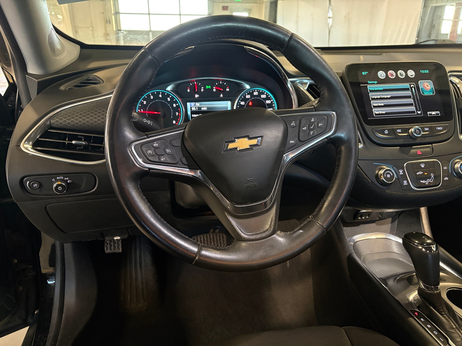 Thumbnail: 2016 Chevrolet Malibu - 5