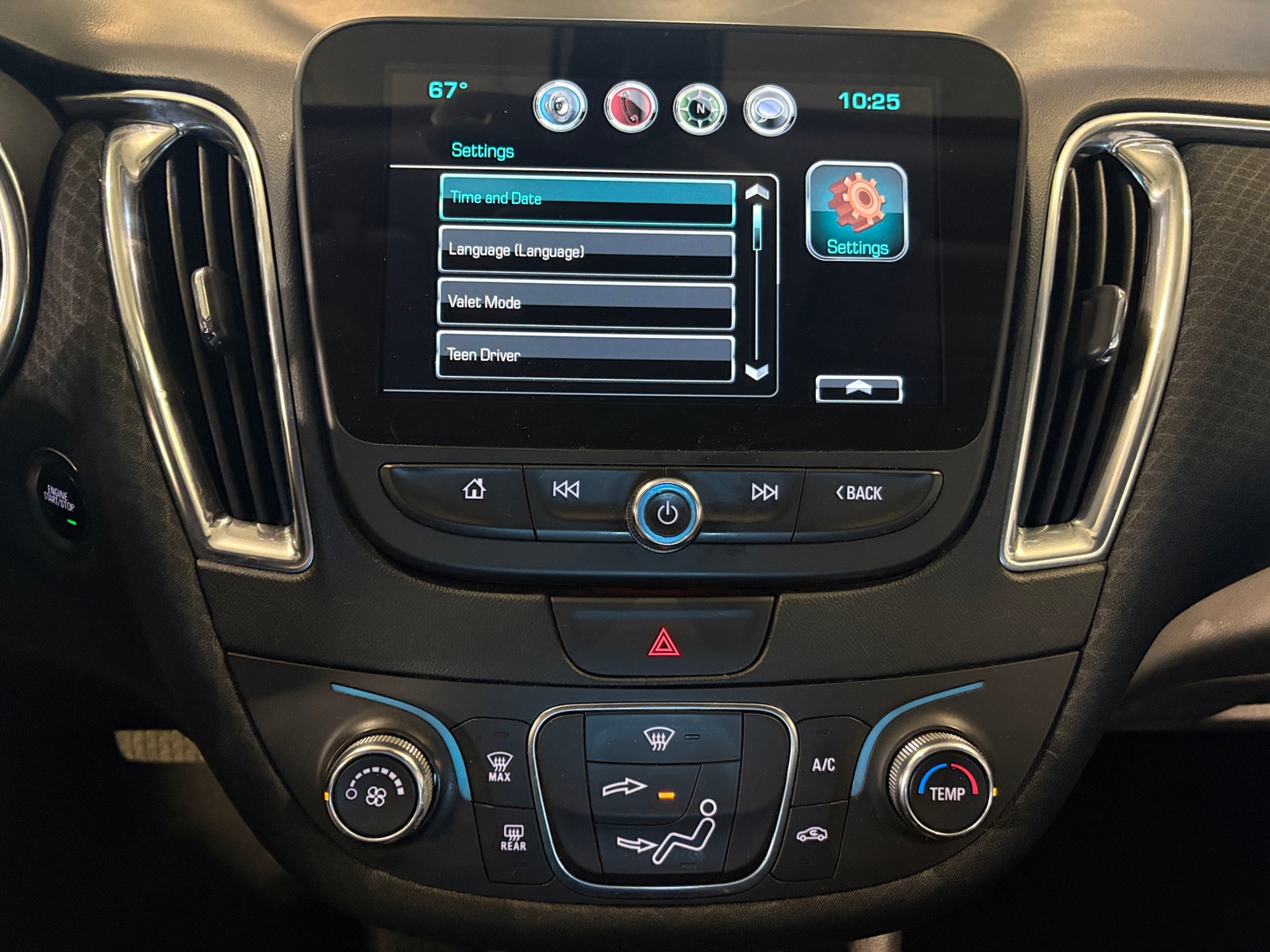 Thumbnail: 2016 Chevrolet Malibu - 4