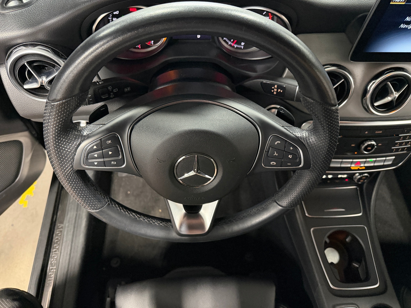 Thumbnail: 2020 Mercedes-Benz GLA - 4