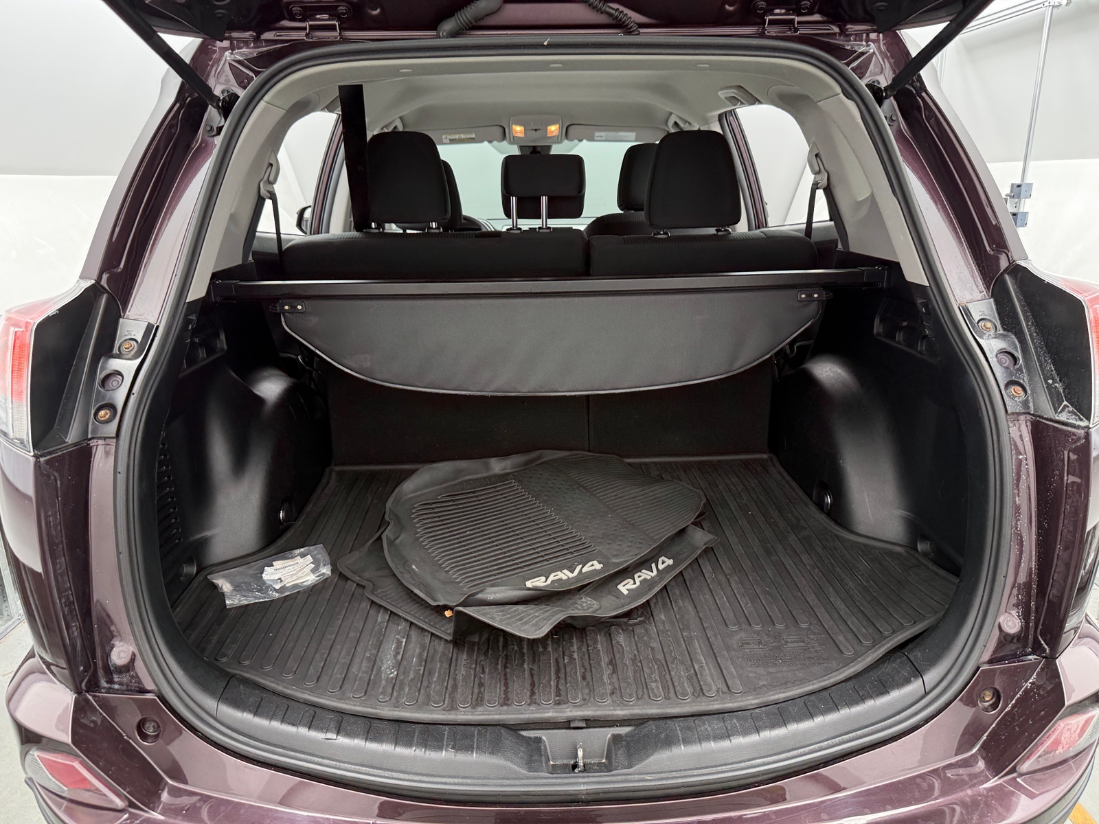 Thumbnail: 2018 Toyota RAV4 - 7