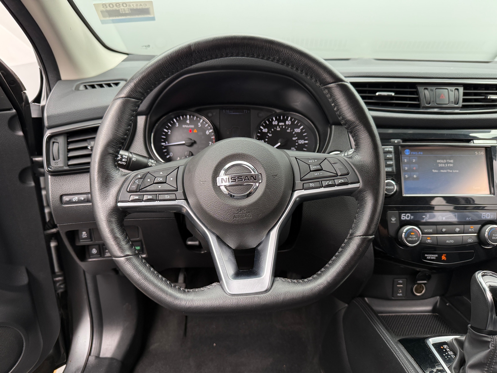 Thumbnail: 2017 Nissan Rogue Sport - 4