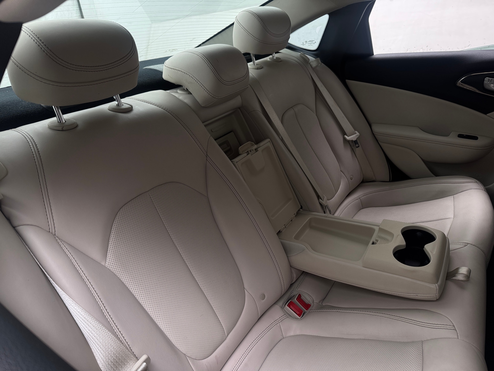 Thumbnail: 2015 Chrysler 200 - 5