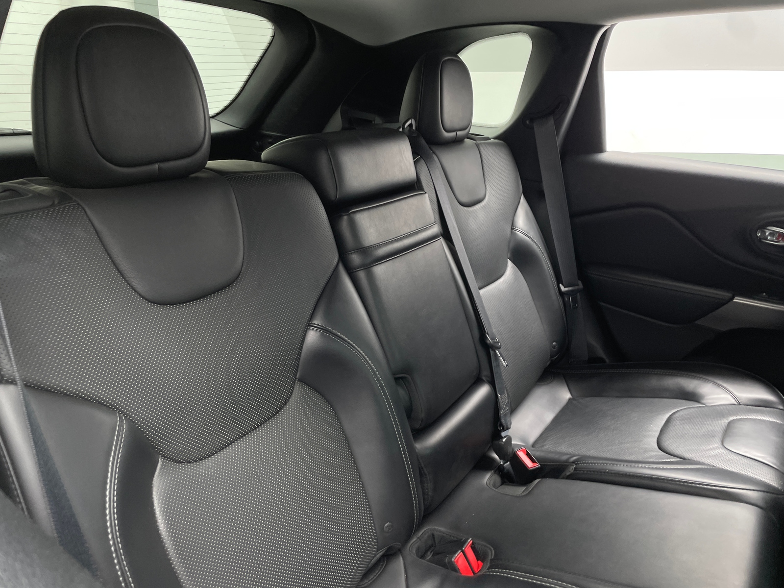 Thumbnail: 2019 Jeep Cherokee - 5