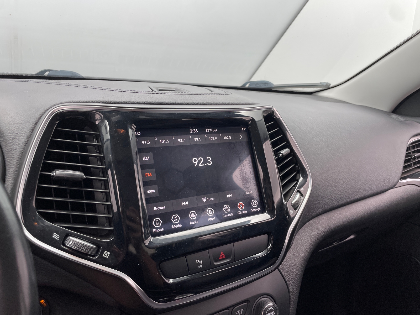 Thumbnail: 2019 Jeep Cherokee - 3