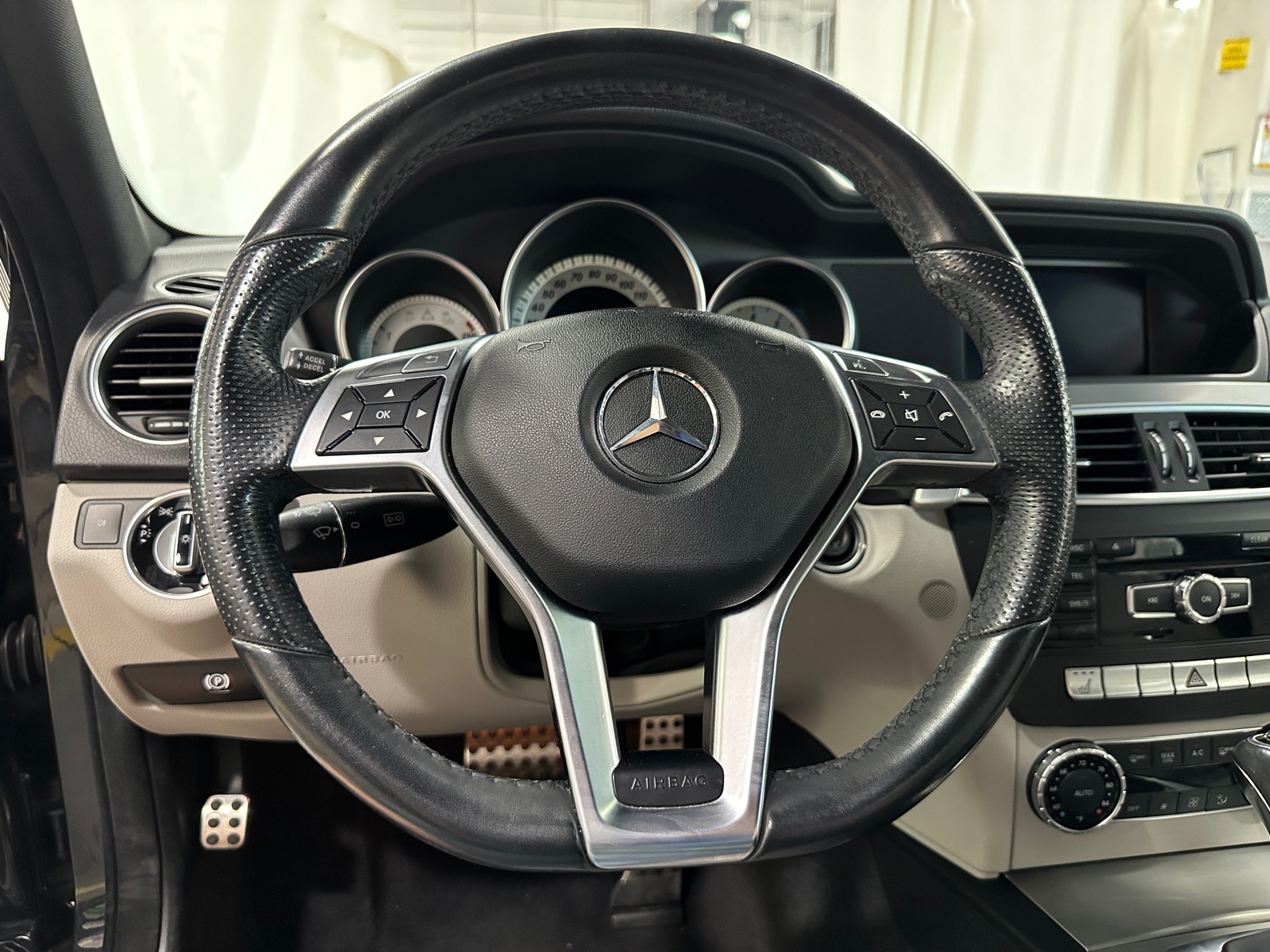 Thumbnail: 2012 Mercedes-Benz C-Class - 4
