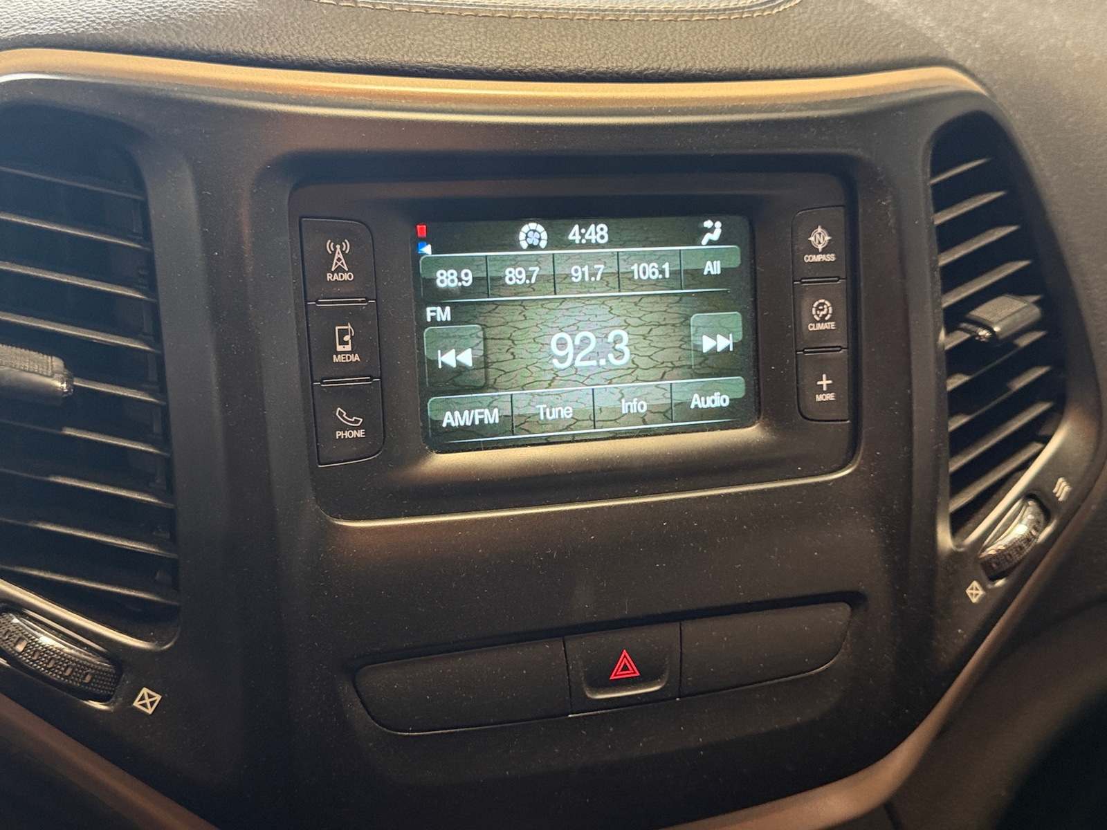 Thumbnail: 2016 Jeep Cherokee - 4