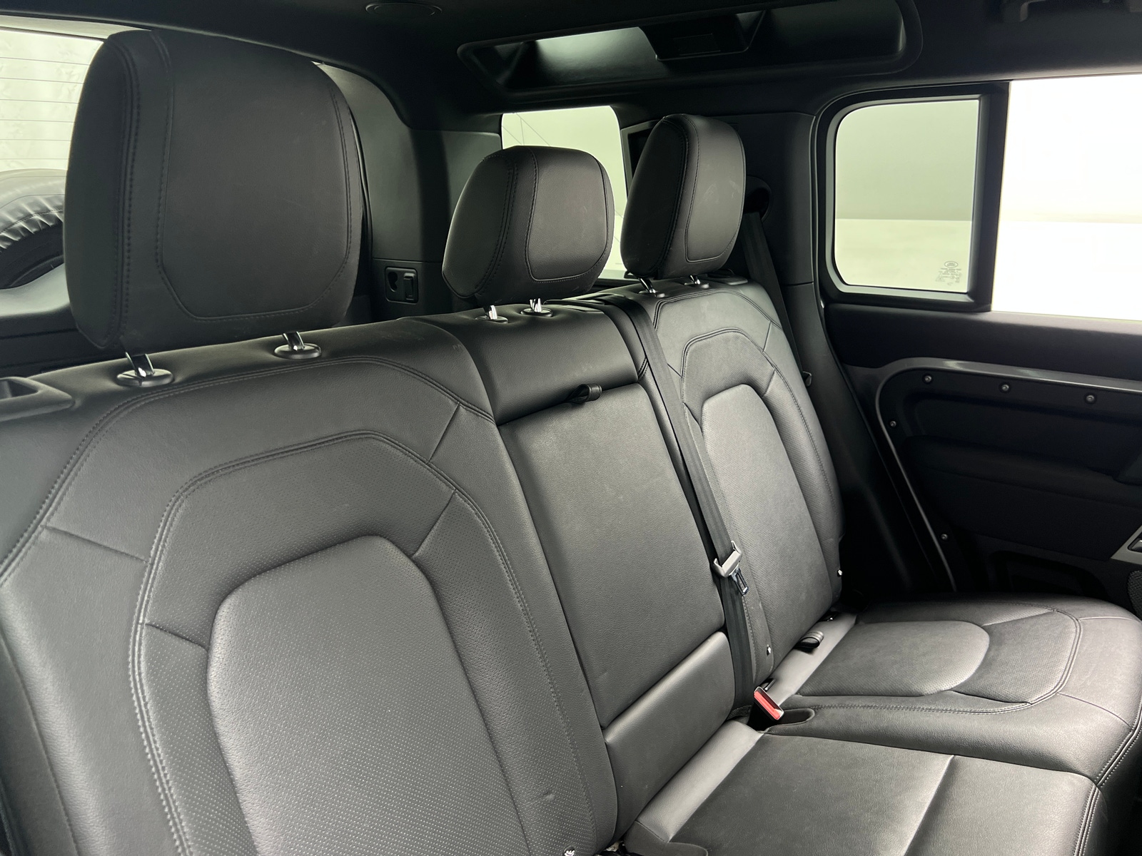 Thumbnail: 2023 Land Rover Defender - 5