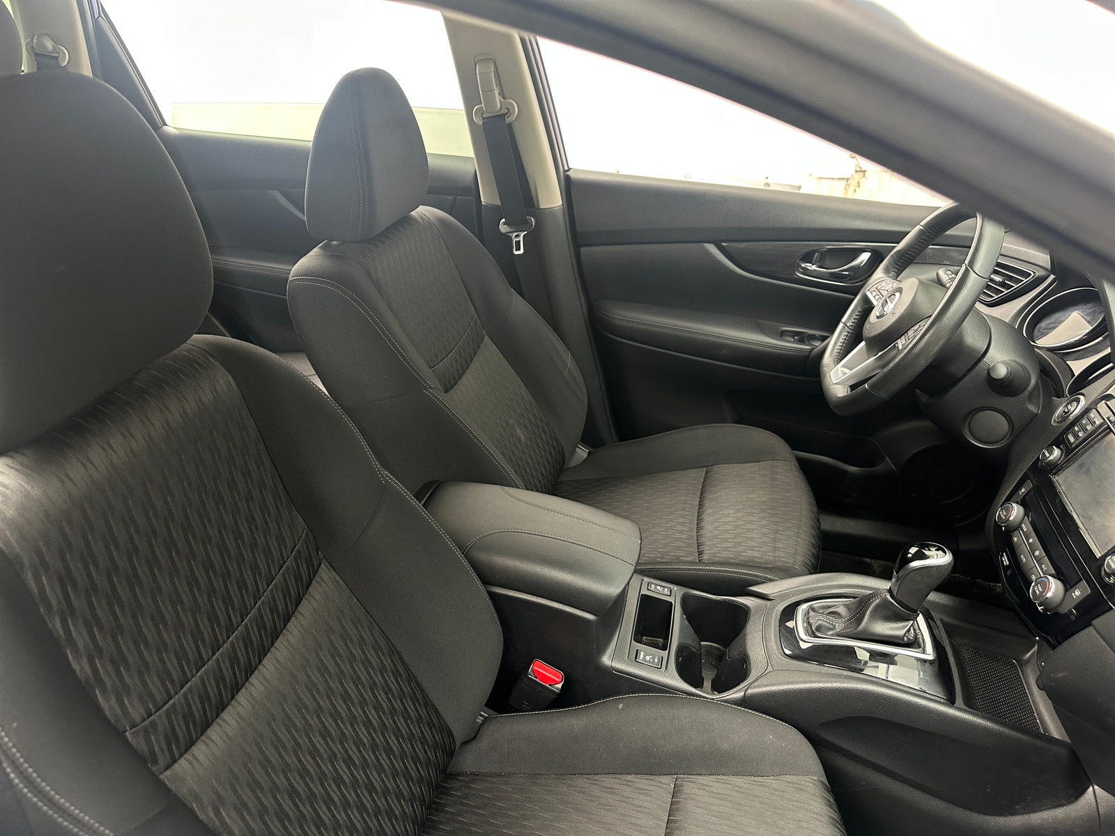 Thumbnail: 2017 Nissan Rogue - 2