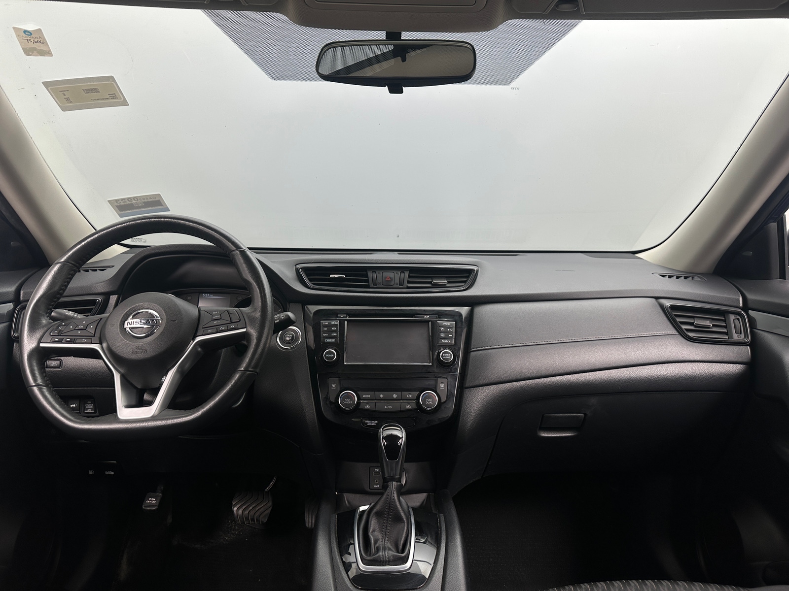 Thumbnail: 2017 Nissan Rogue - 3