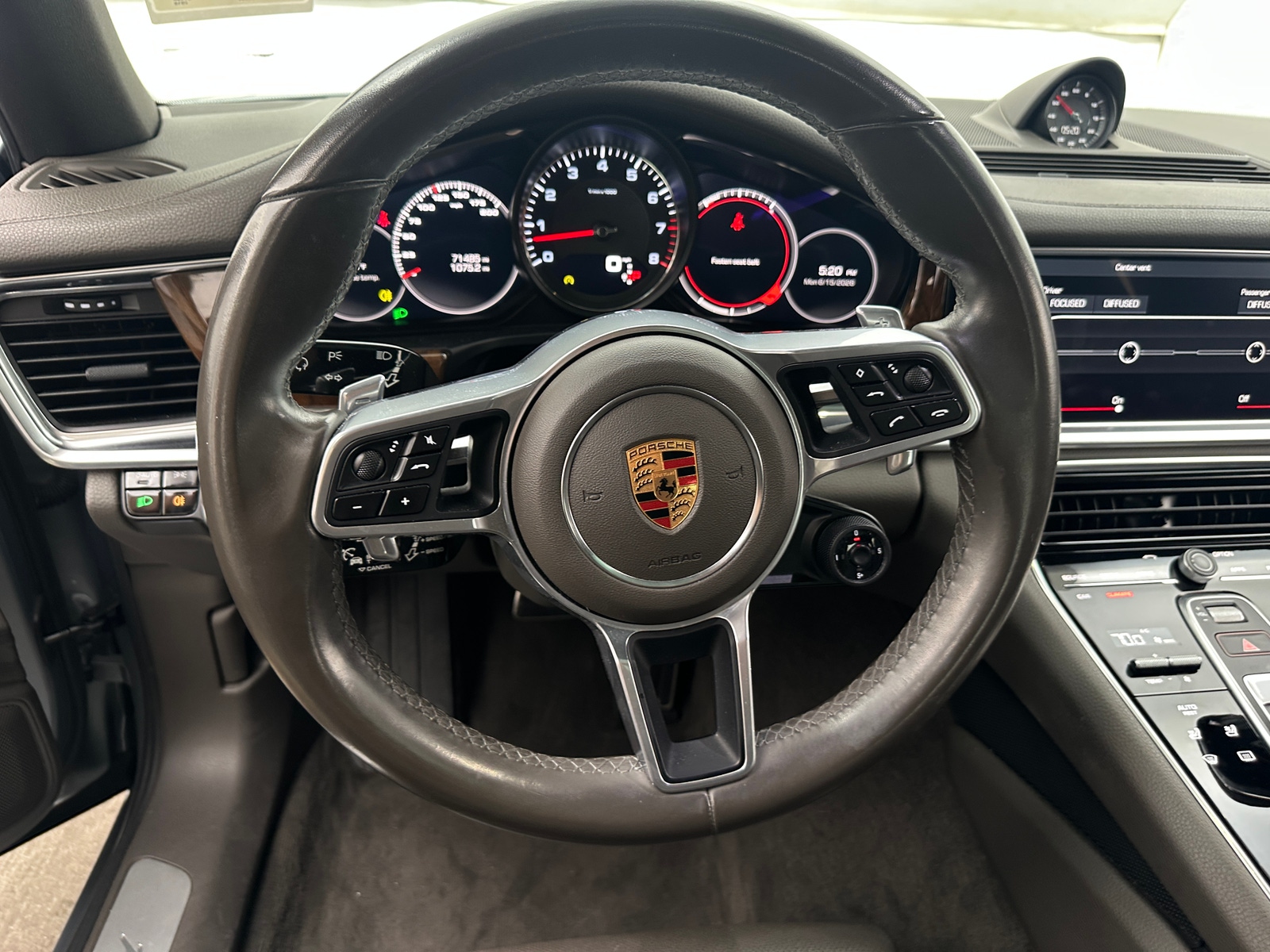 Thumbnail: 2018 Porsche Panamera - 4