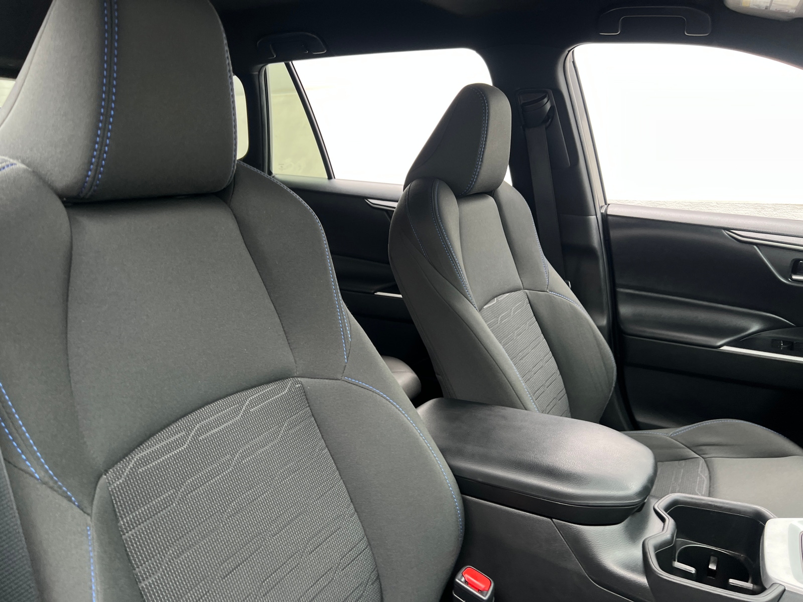 Thumbnail: 2022 Toyota RAV4 - 2