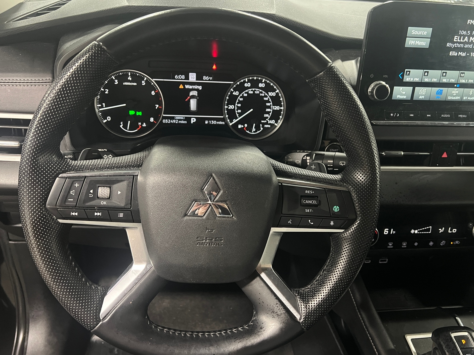 Thumbnail: 2024 Mitsubishi Outlander - 4