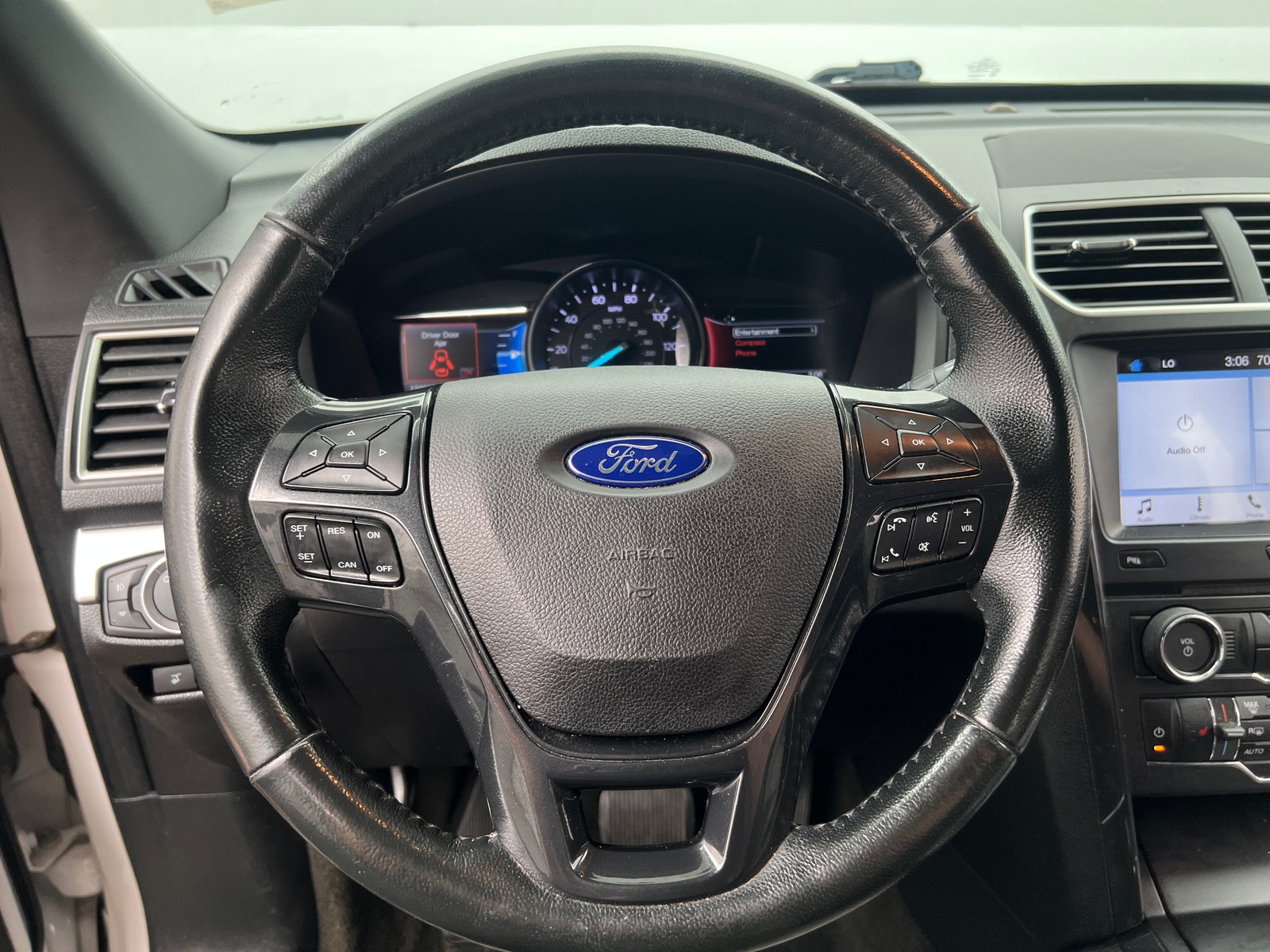 Thumbnail: 2017 Ford Explorer - 5