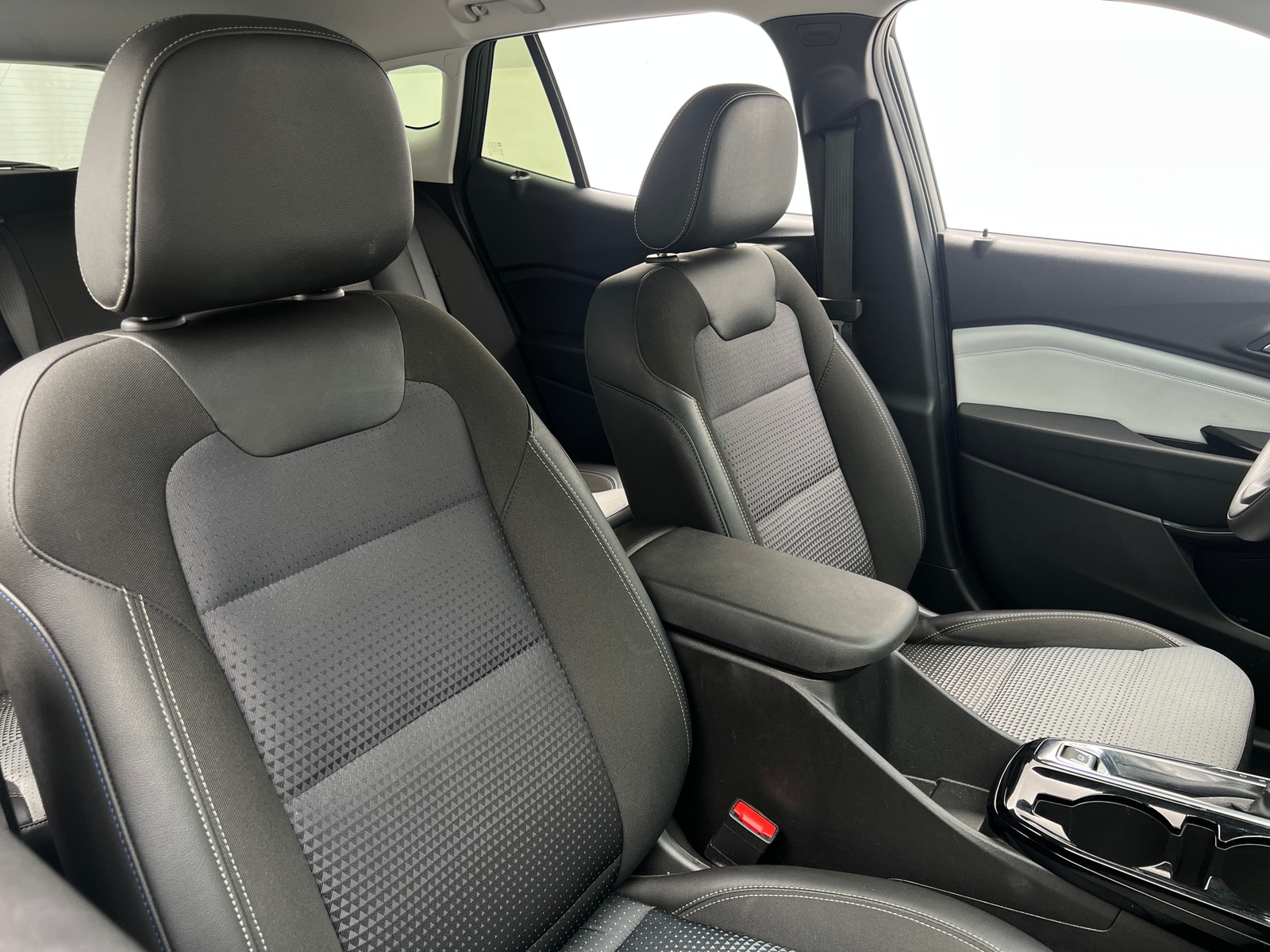 Thumbnail: 2025 Chevrolet Trax - 2