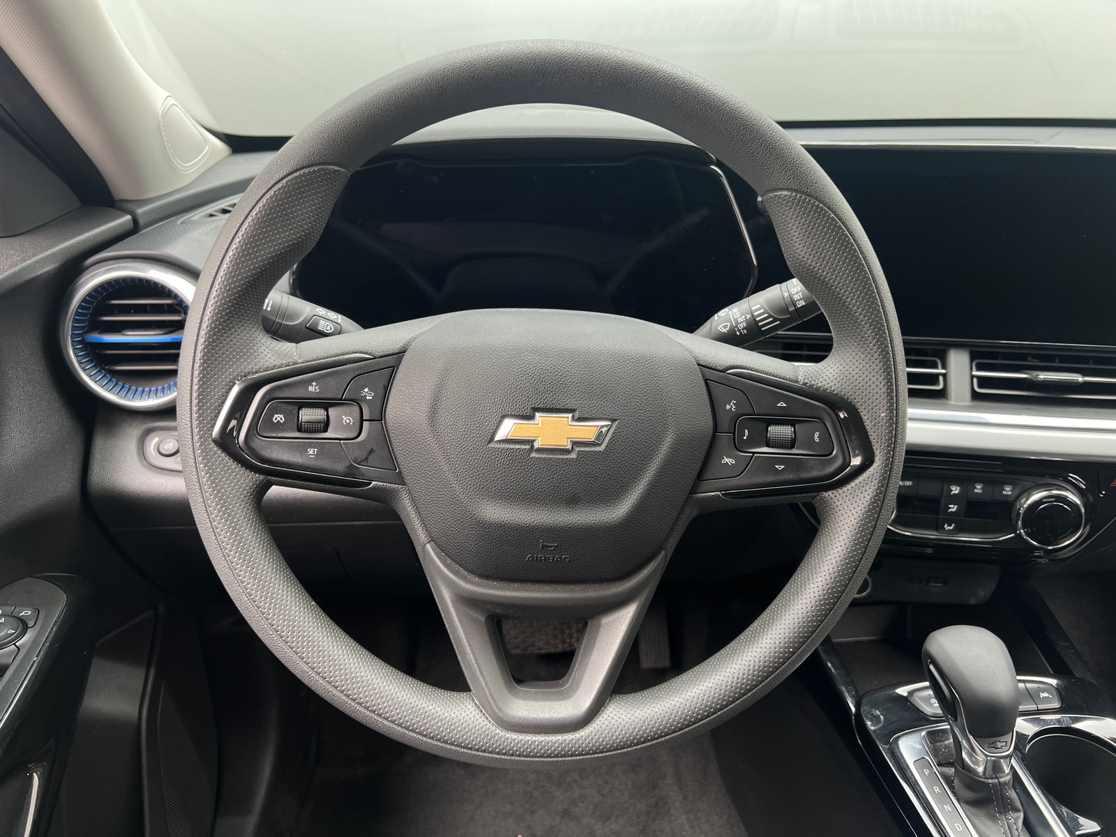 Thumbnail: 2025 Chevrolet Trax - 5