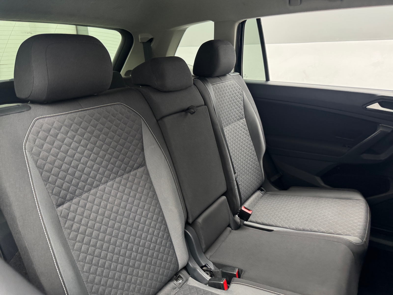 Thumbnail: 2021 Volkswagen Tiguan - 6