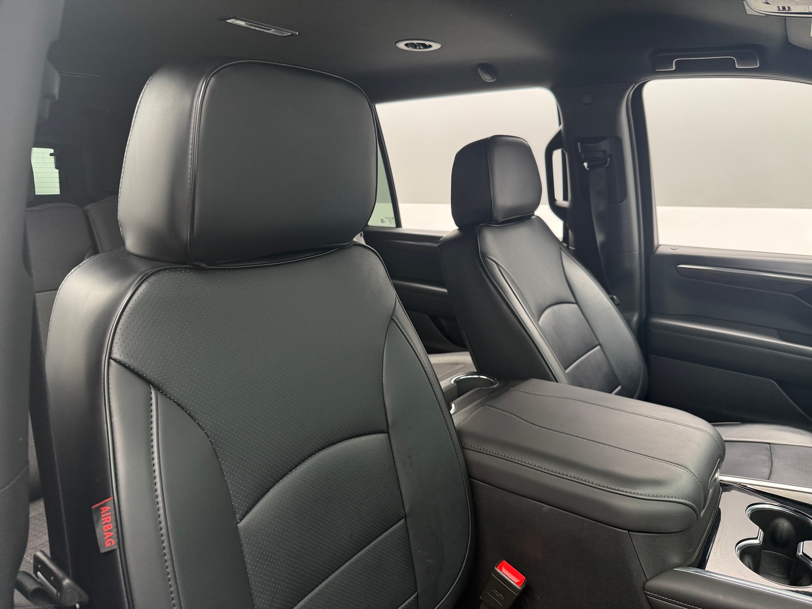 Thumbnail: 2025 Chevrolet Suburban - 2