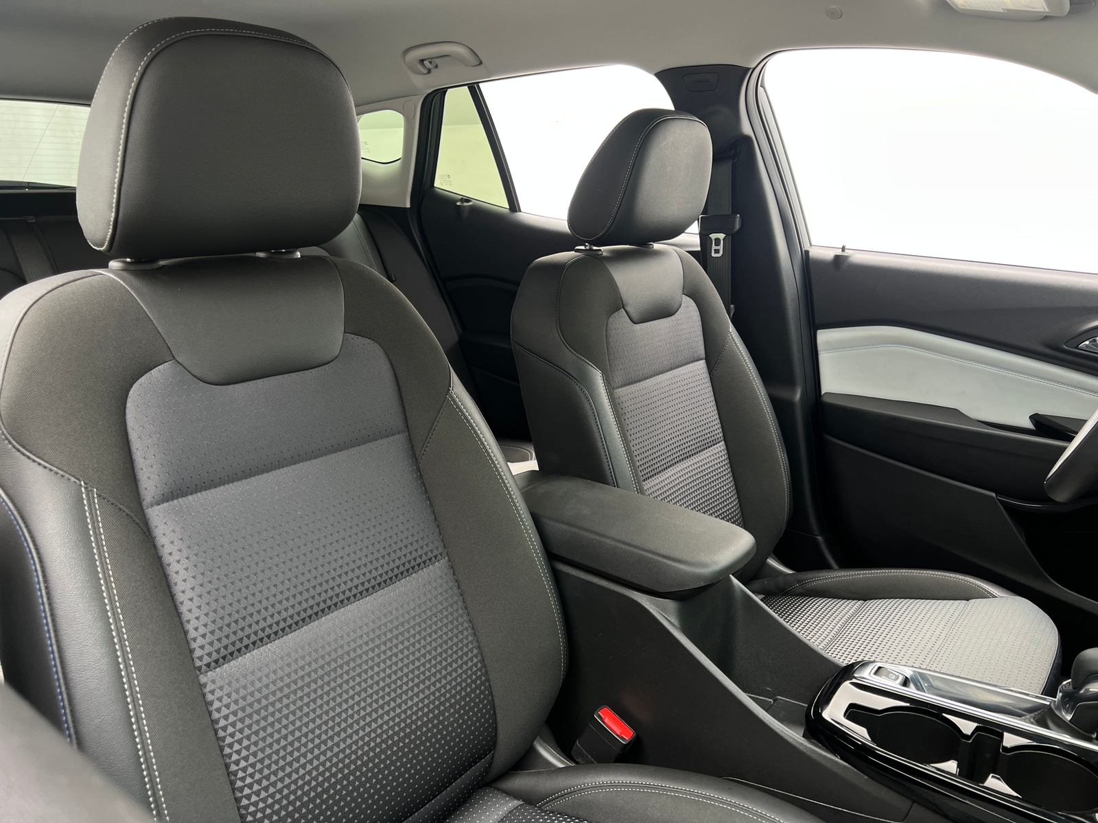 Thumbnail: 2025 Chevrolet Trax - 2