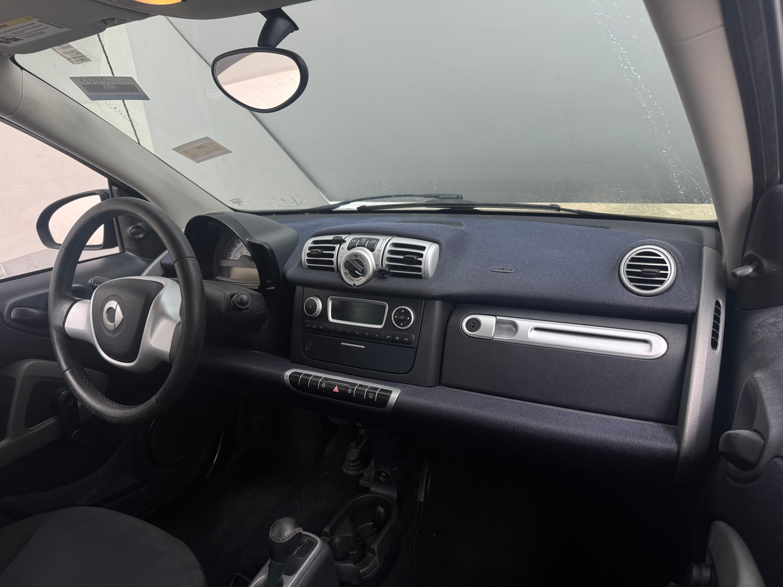 Thumbnail: 2015 smart fortwo - 3