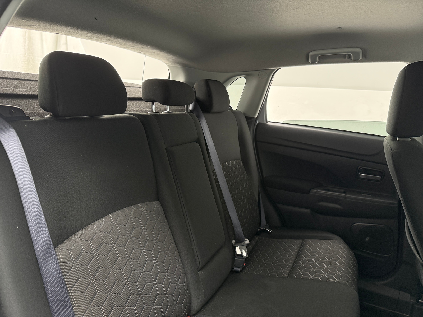 Thumbnail: 2023 Mitsubishi Outlander Sport - 6