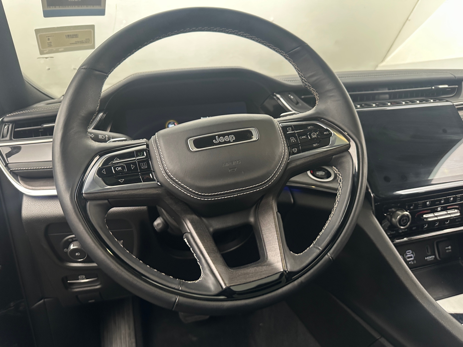 Thumbnail: 2023 Jeep Grand Cherokee - 4