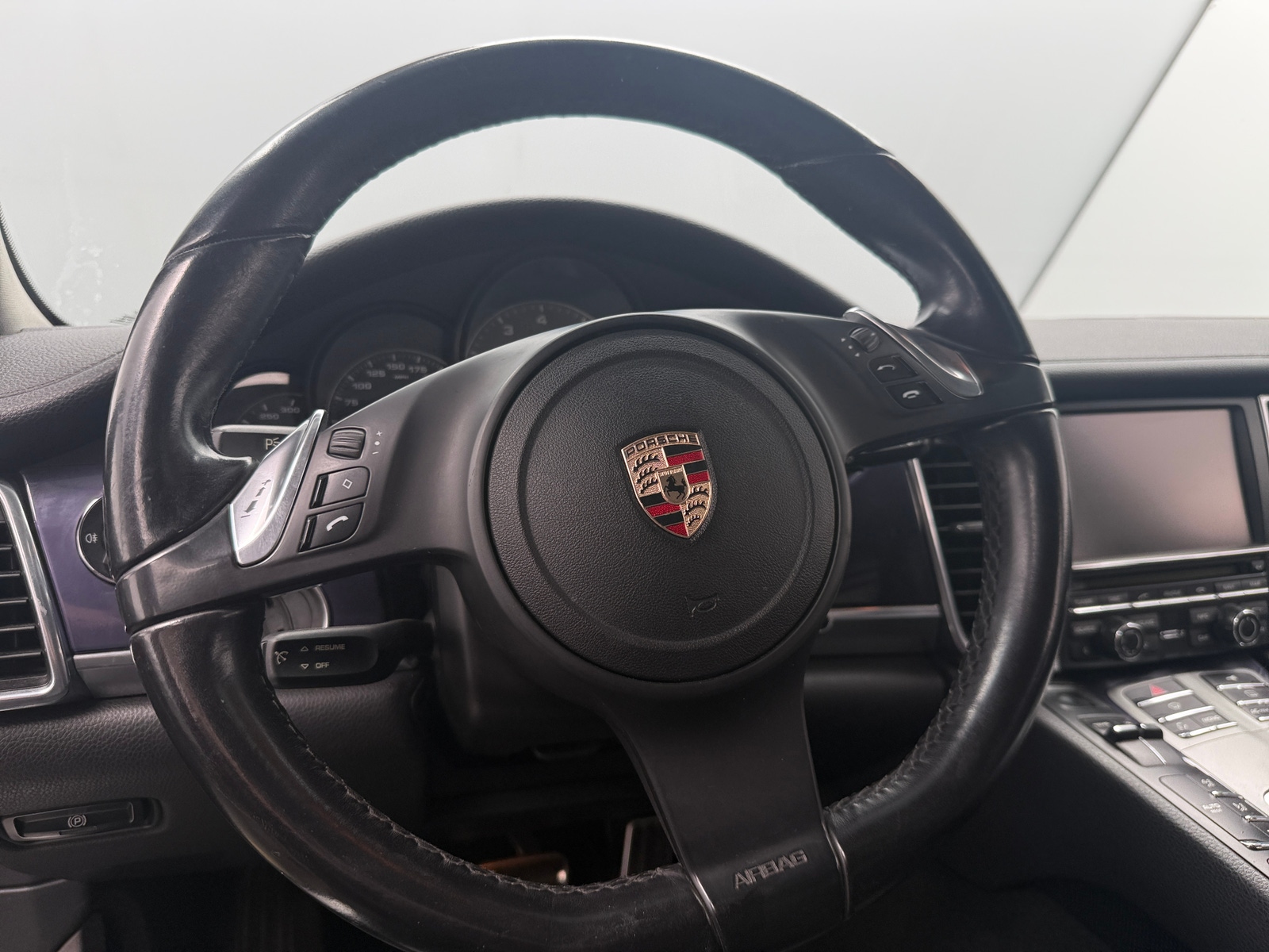 Thumbnail: 2010 Porsche Panamera - 4