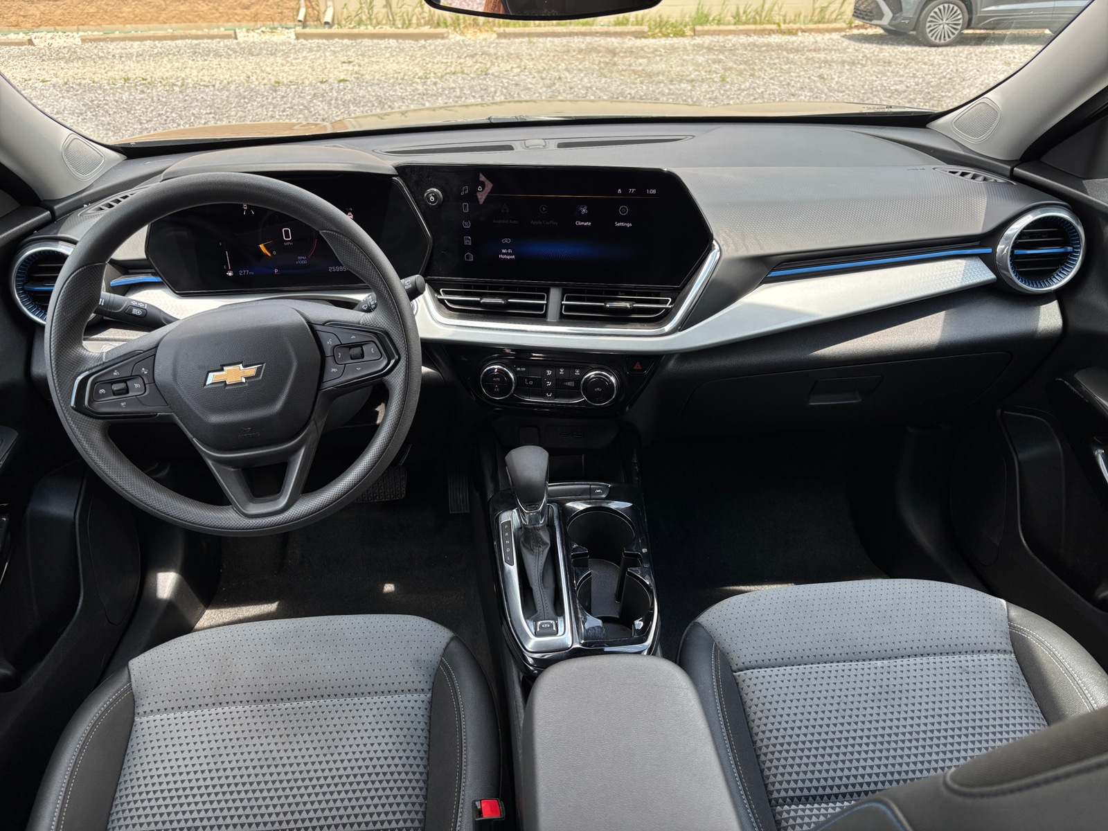 Thumbnail: 2025 Chevrolet Trax - 3