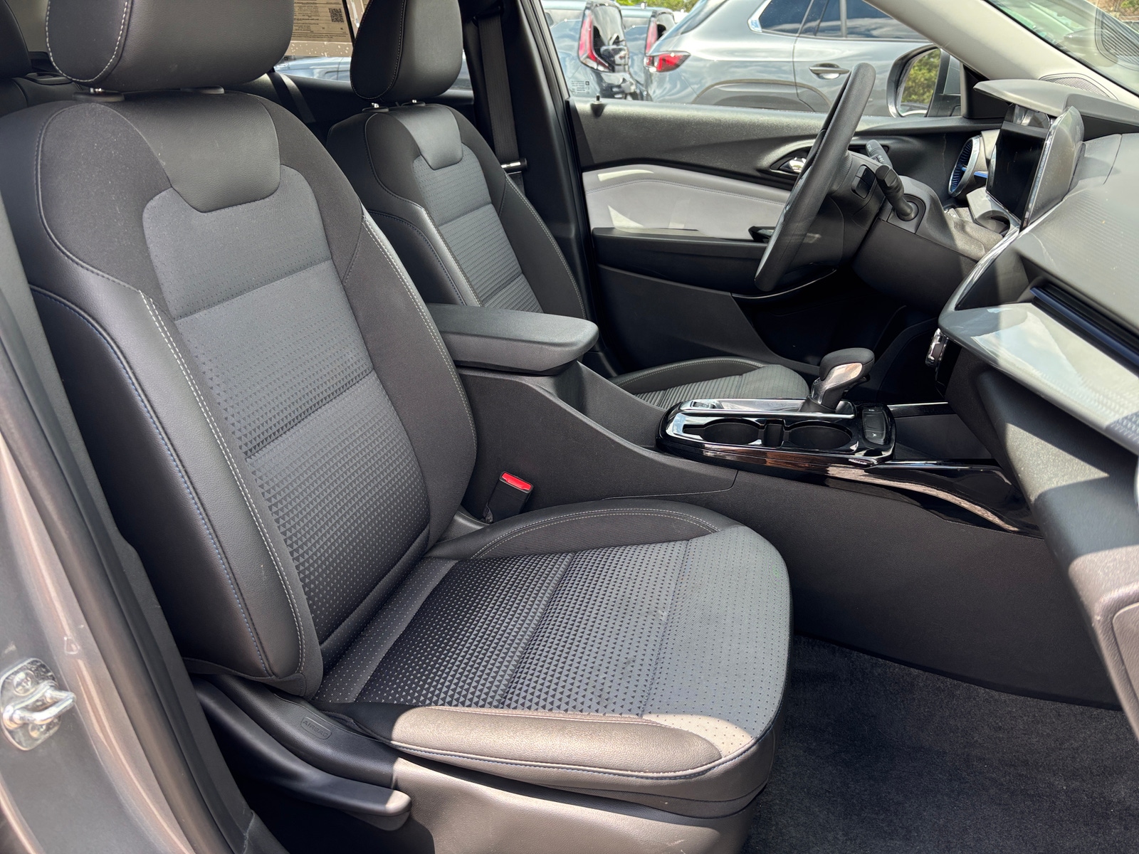 Thumbnail: 2025 Chevrolet Trax - 2