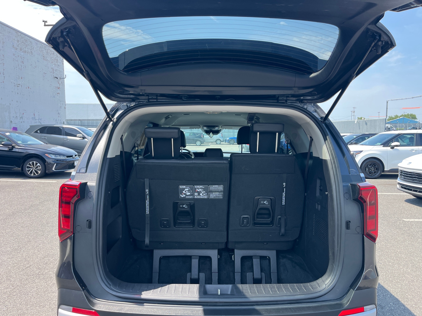 Thumbnail: 2026 Kia Carnival - 7
