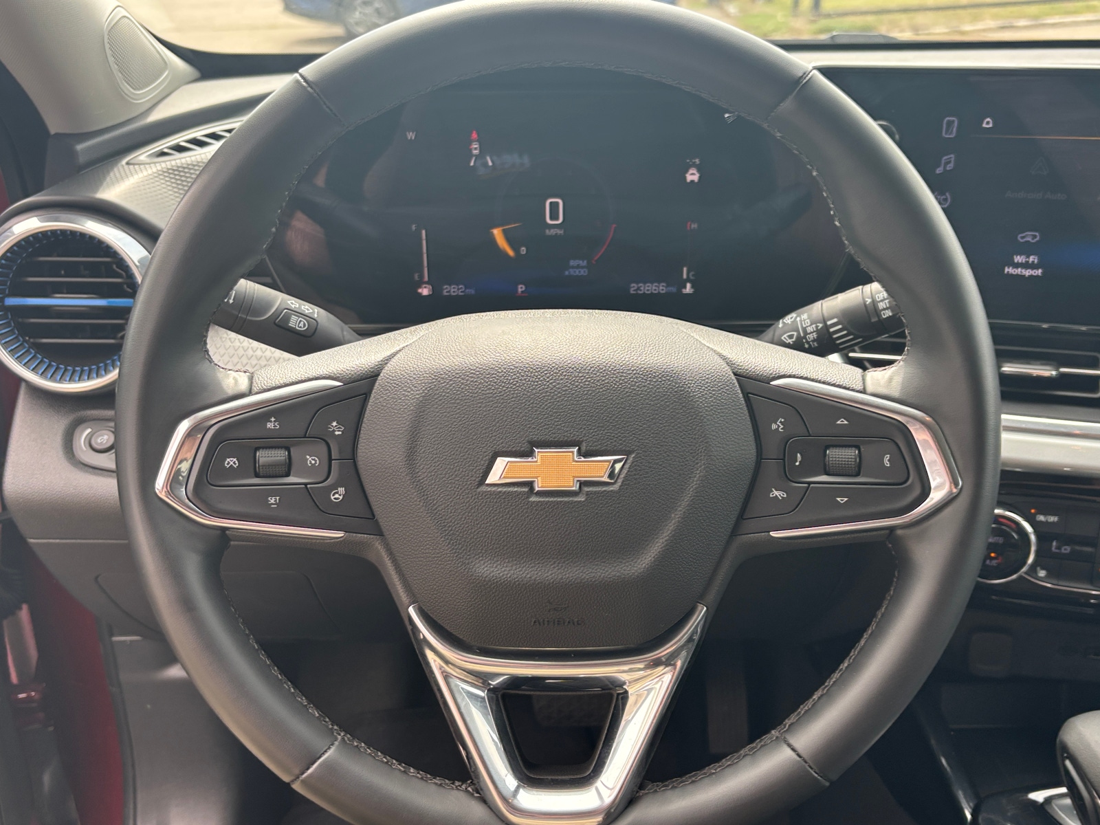 Thumbnail: 2025 Chevrolet Trax - 5