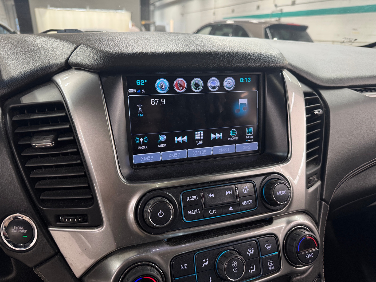 Thumbnail: 2018 Chevrolet Suburban - 3