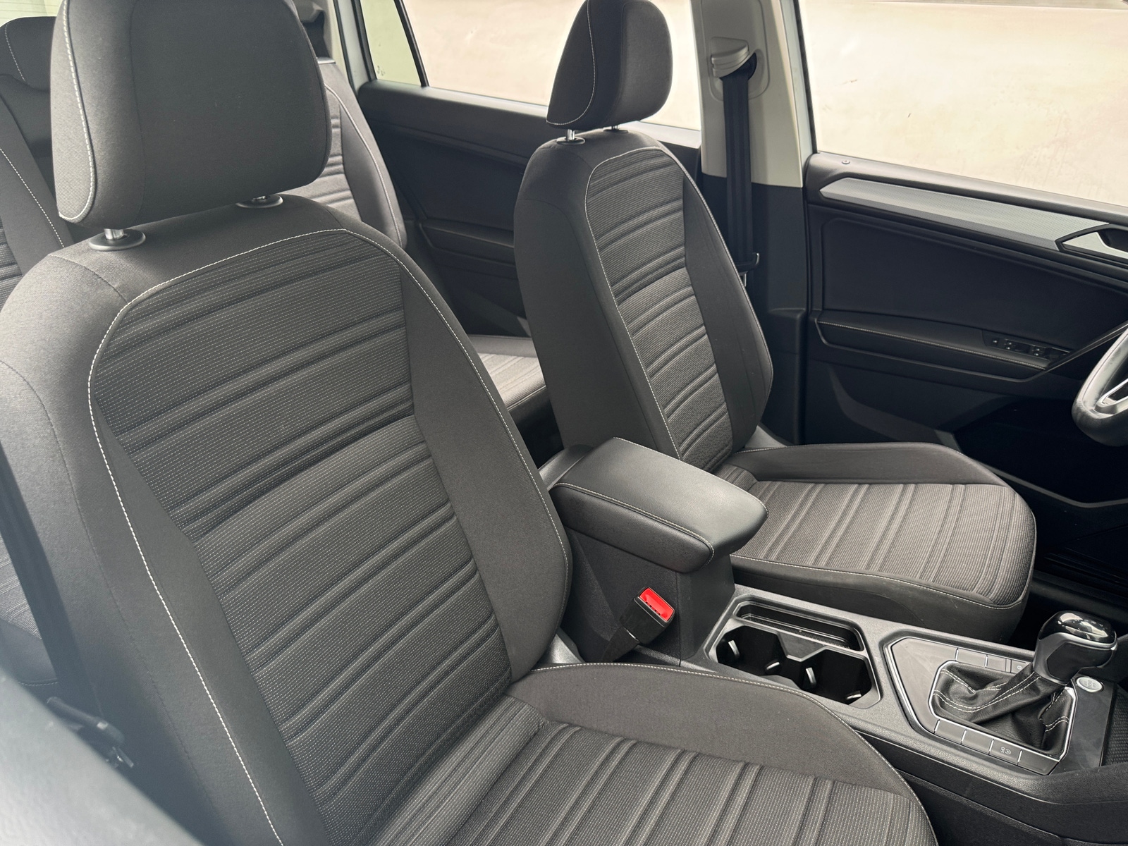 Thumbnail: 2022 Volkswagen Tiguan - 2