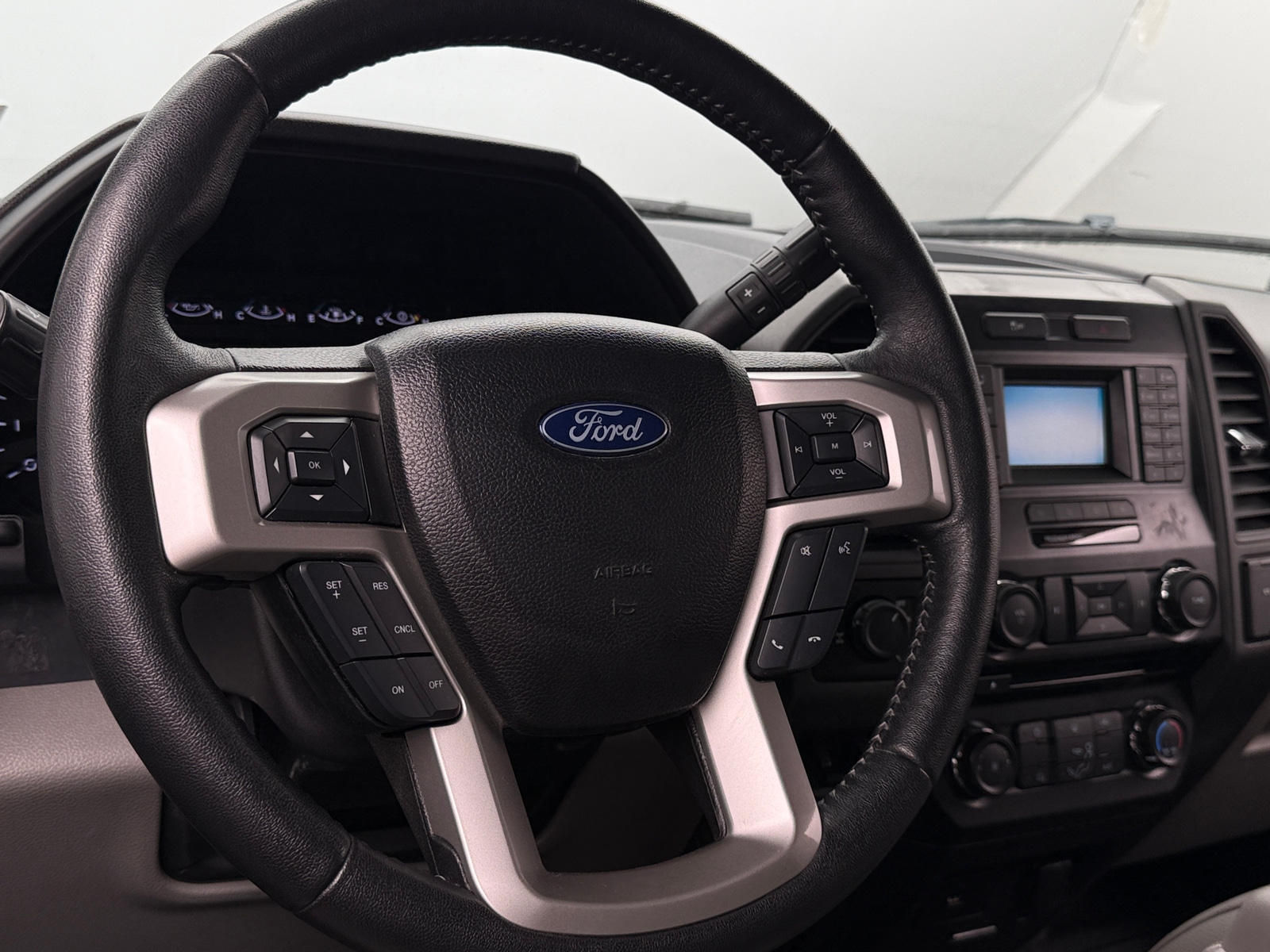 Thumbnail: 2017 Ford Econoline - 4