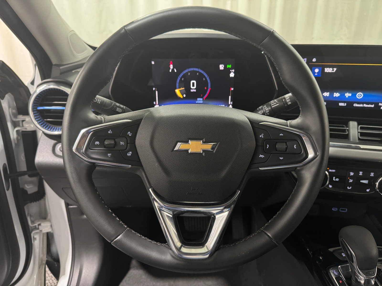 Thumbnail: 2025 Chevrolet Trax - 5