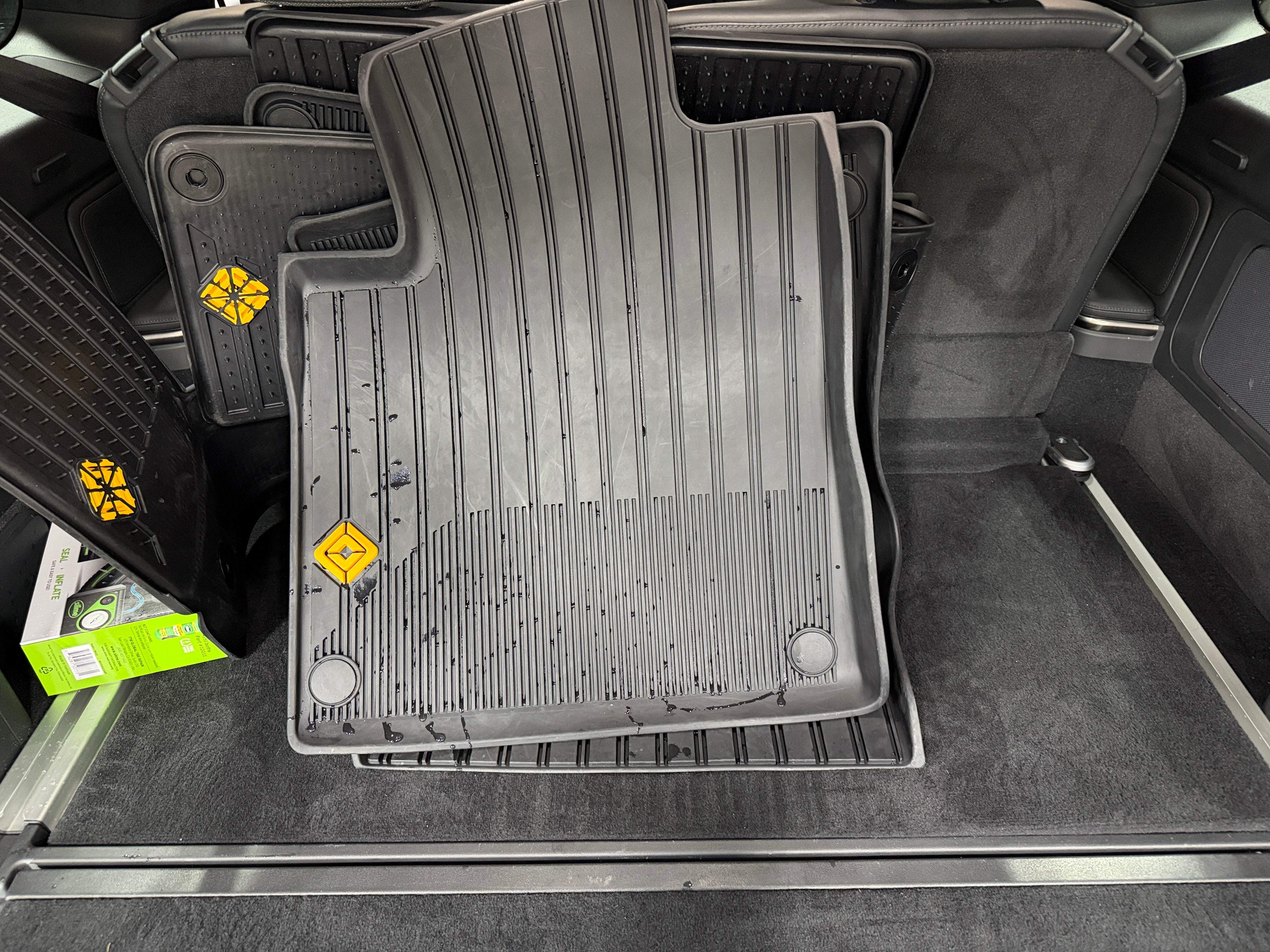 Used 2024 Rivian R1S Adventure with VIN 7PDSGBBA6RN036077 for sale in Auburn, WA