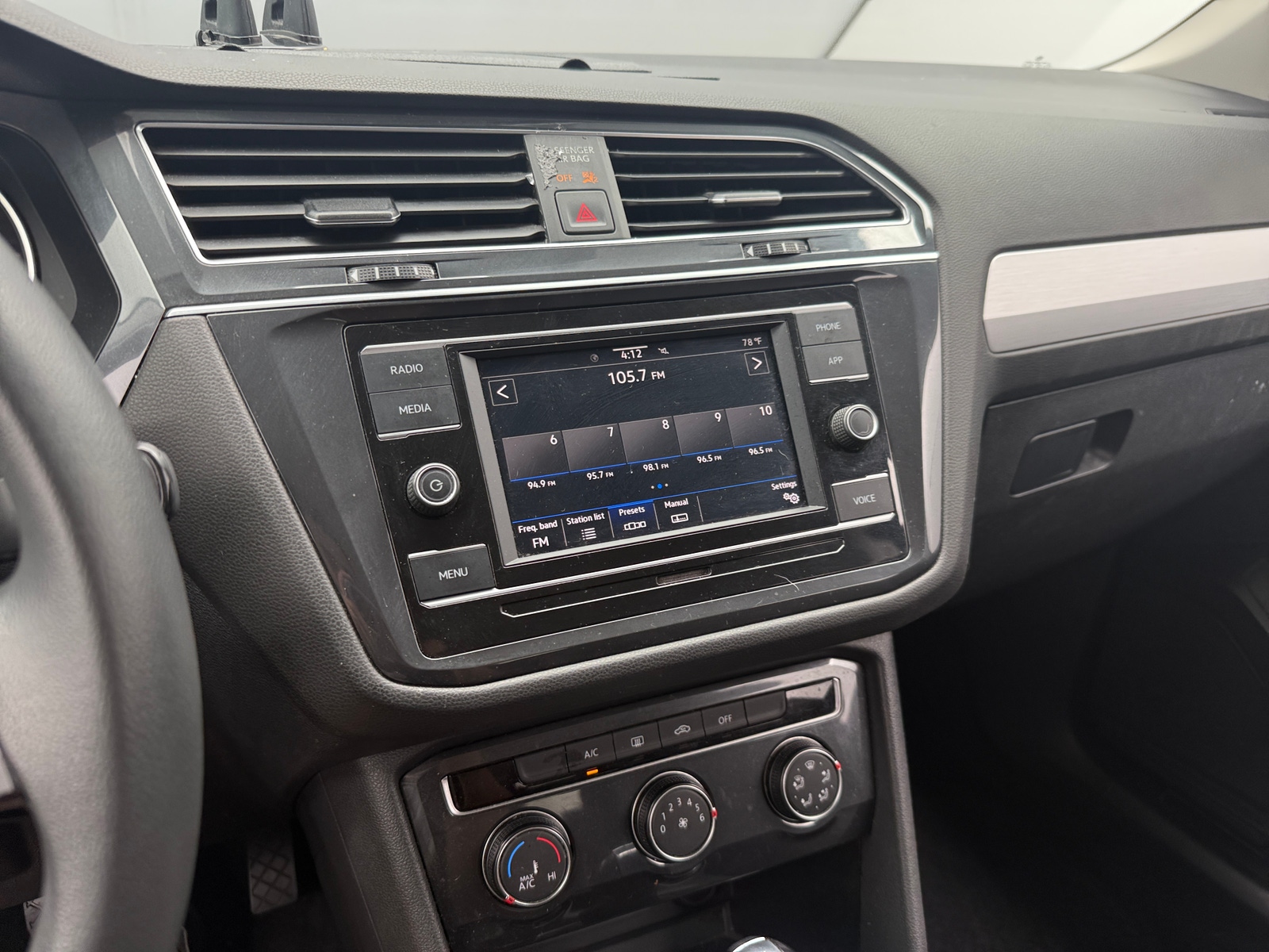 Thumbnail: 2021 Volkswagen Tiguan - 4