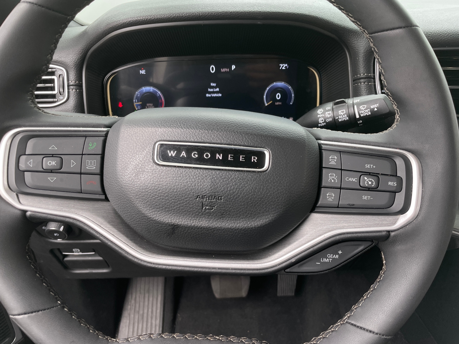 Thumbnail: 2025 Jeep Wagoneer - 4