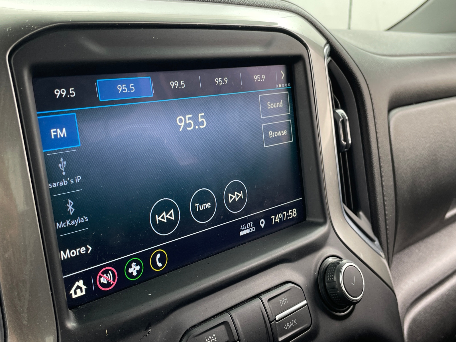 Thumbnail: 2021 Chevrolet Silverado 1500 - 4