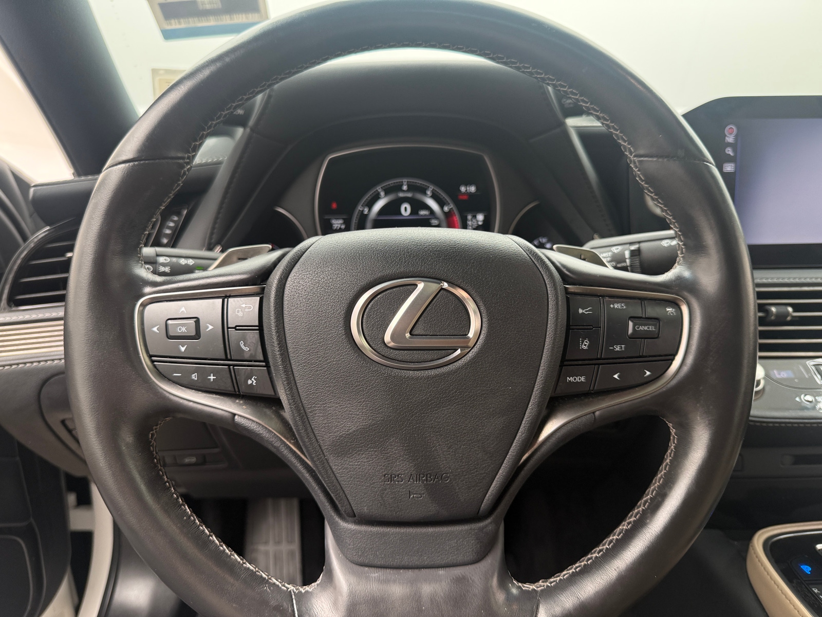 Thumbnail: 2021 Lexus LS - 4