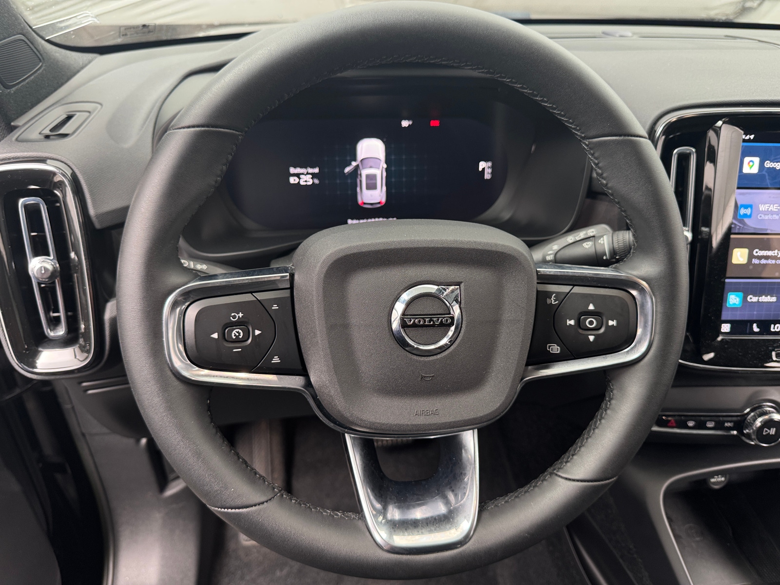 Thumbnail: 2023 Volvo XC40 - 5