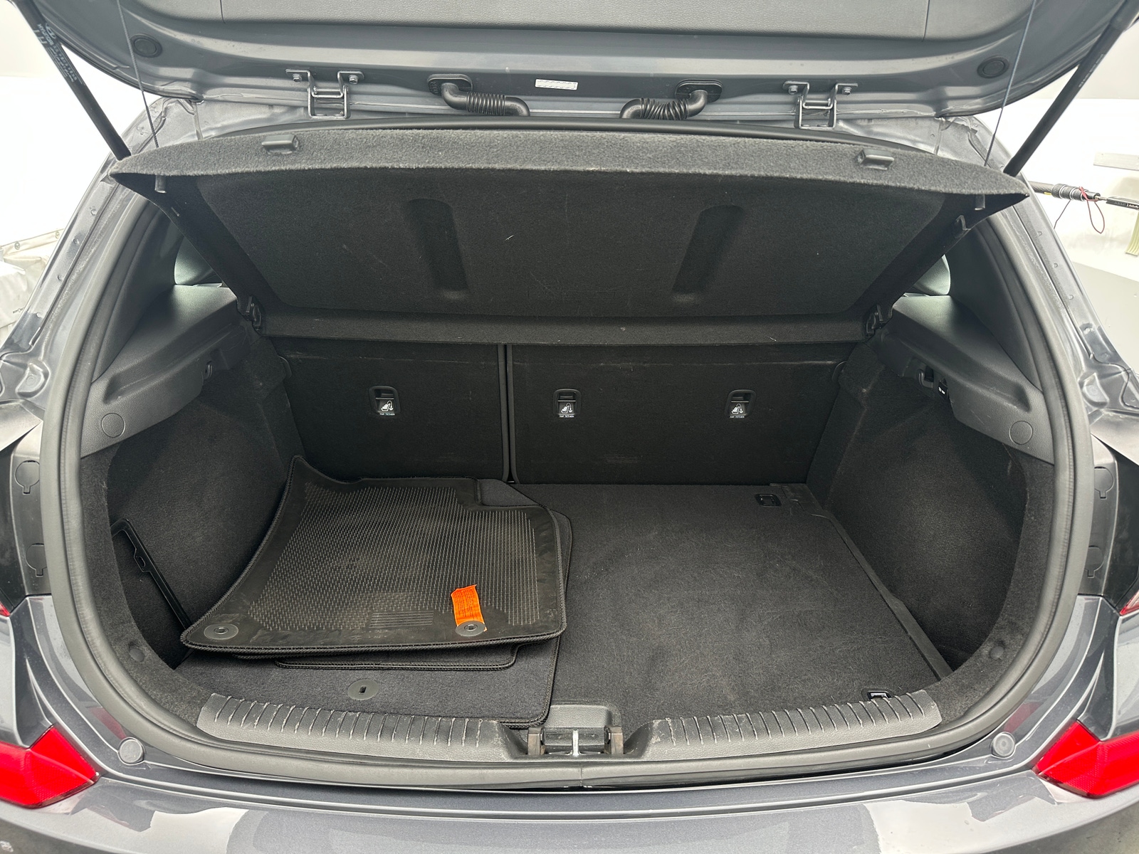 Thumbnail: 2018 Hyundai Elantra - 7