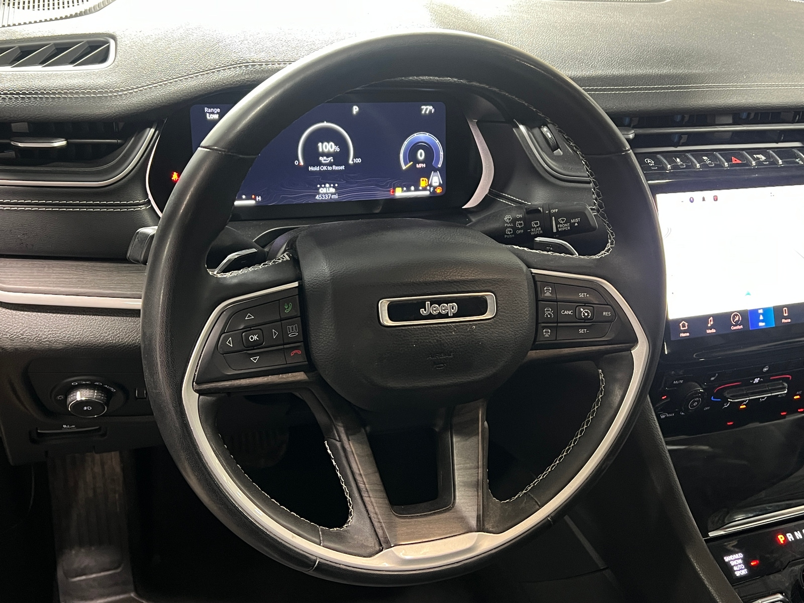 Thumbnail: 2023 Jeep Grand Cherokee - 4