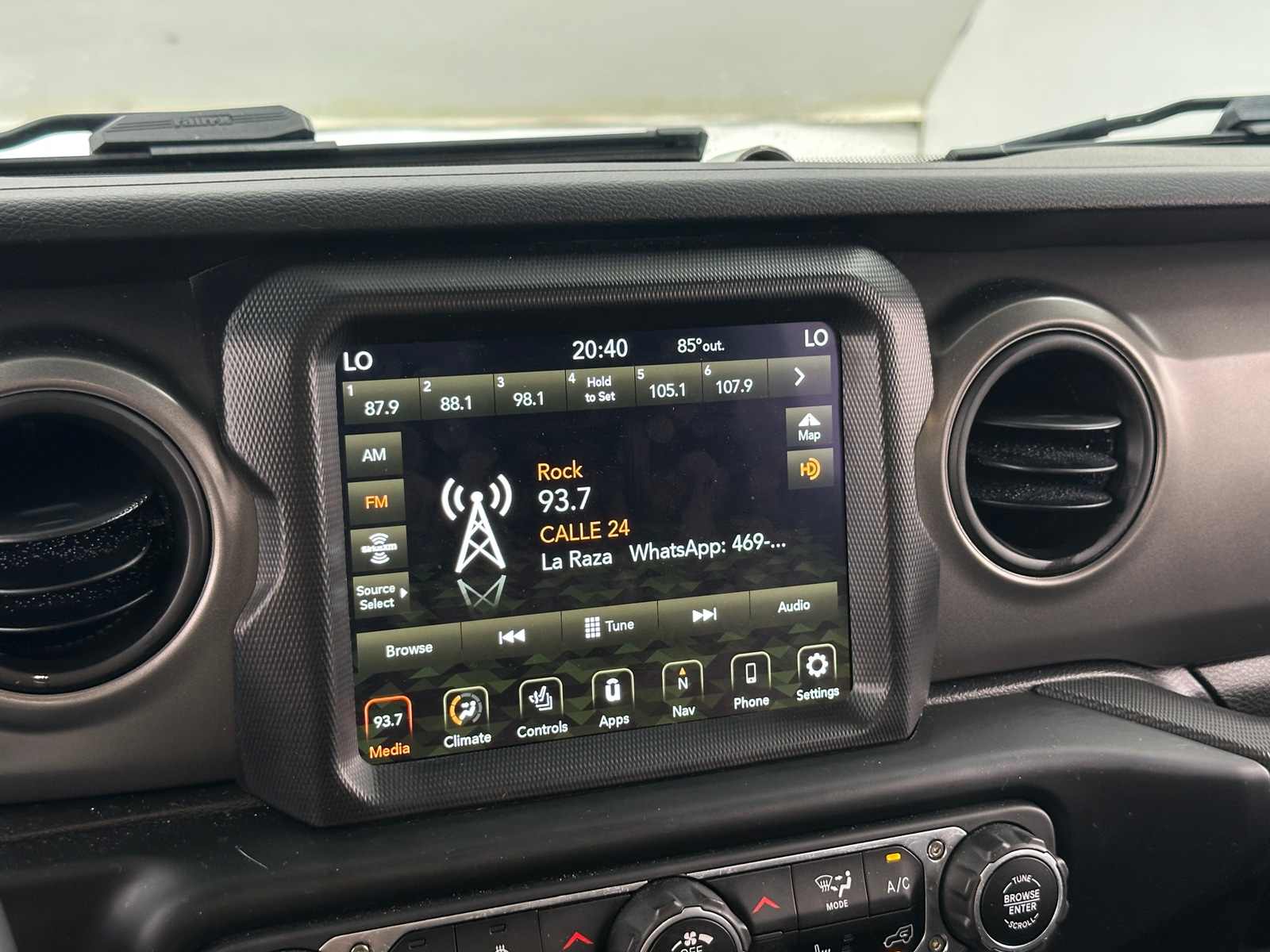 Thumbnail: 2023 Jeep Gladiator - 4