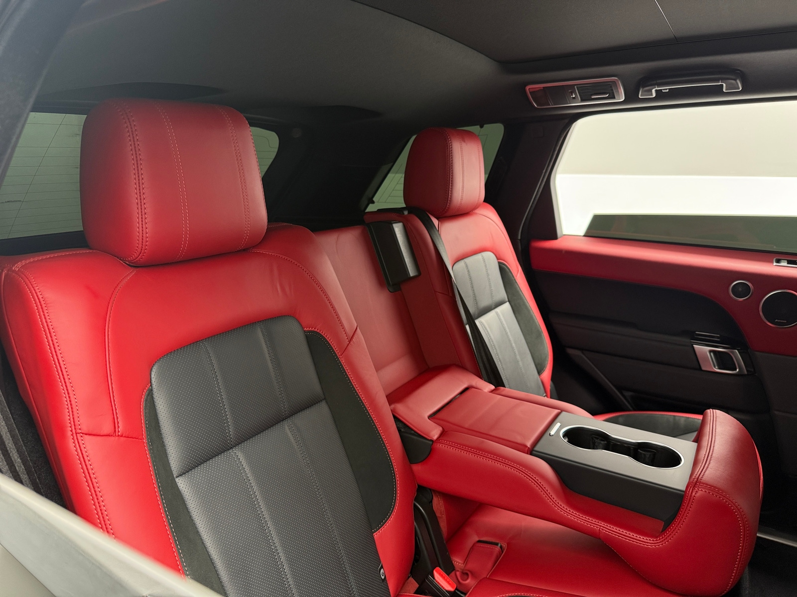 Thumbnail: 2022 Land Rover Range Rover Sport - 5