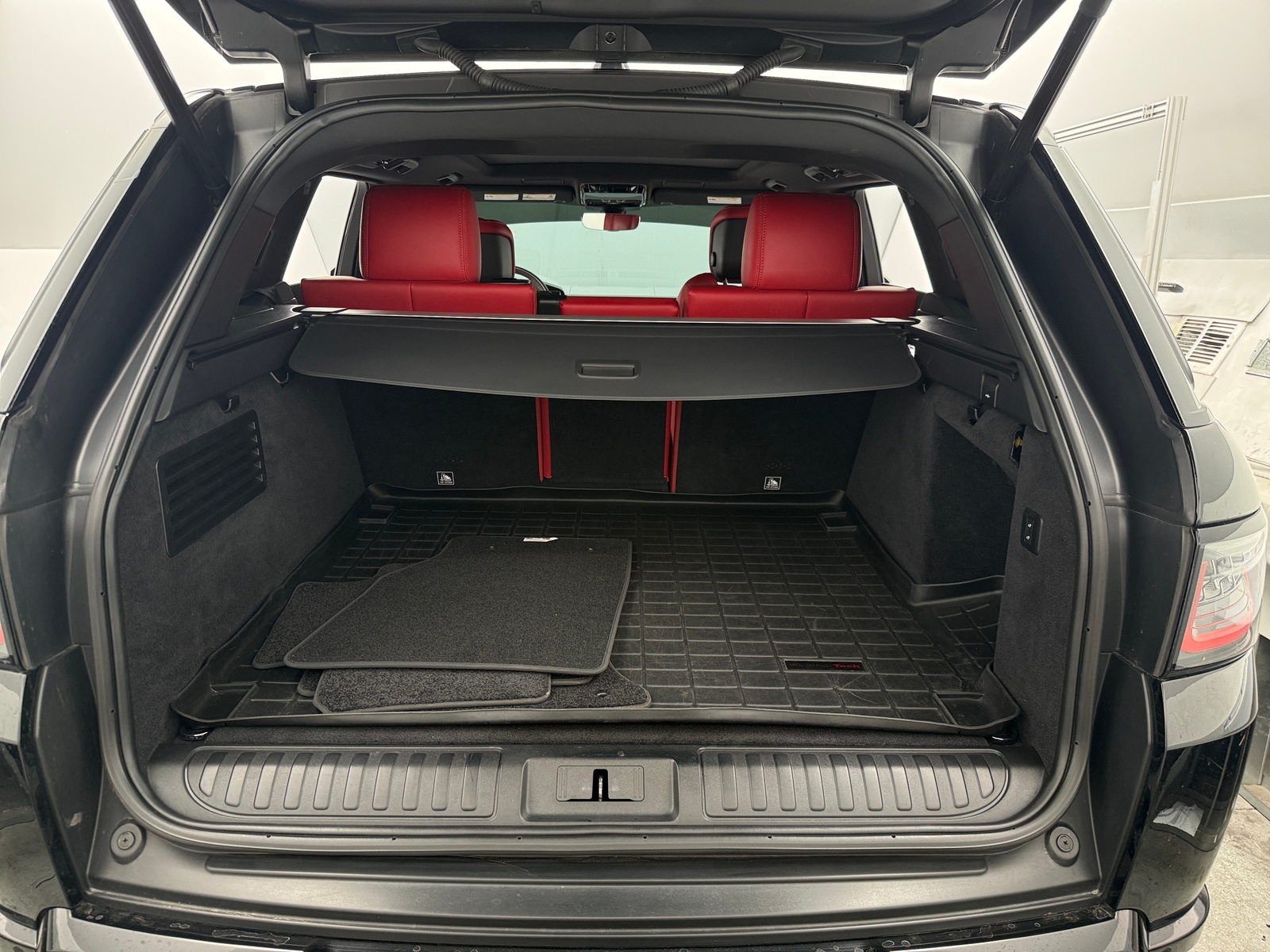 Thumbnail: 2022 Land Rover Range Rover Sport - 6